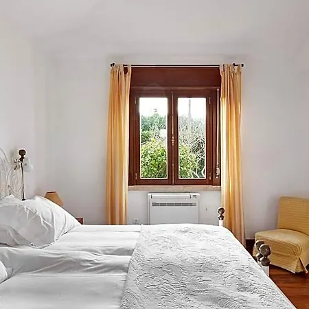 4br House With Ocean View In Sintra